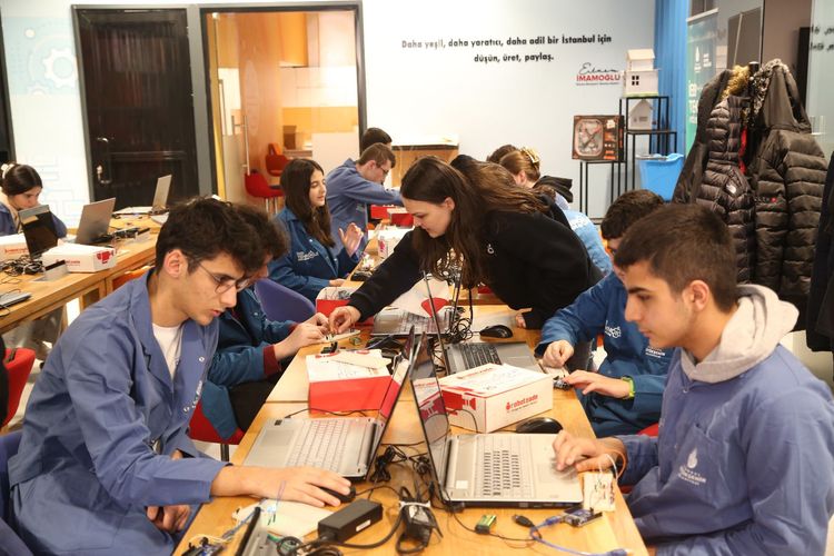 İBB TEKNOLOJİ ATÖLYELERİ İÇİN SINAV BAŞVURULARI BAŞLADI