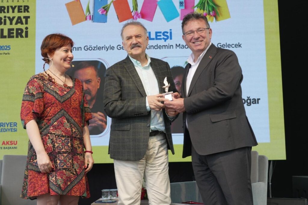 ULUSLARARASI 12. SARIYER EDEBİYAT GÜNLERİ ŞİİR, KONSER, SÖYLEŞİLERLE DEVAM EDİYOR