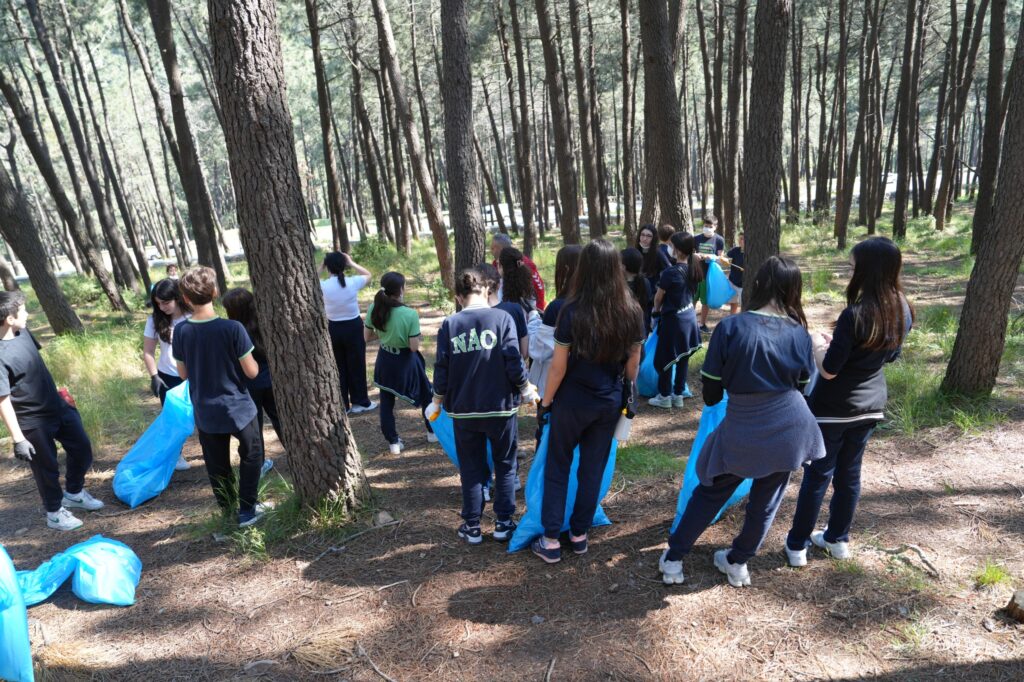 Kartallı Öğrencilerden Aydos Ormanı’nda Temizlik Seferberliği