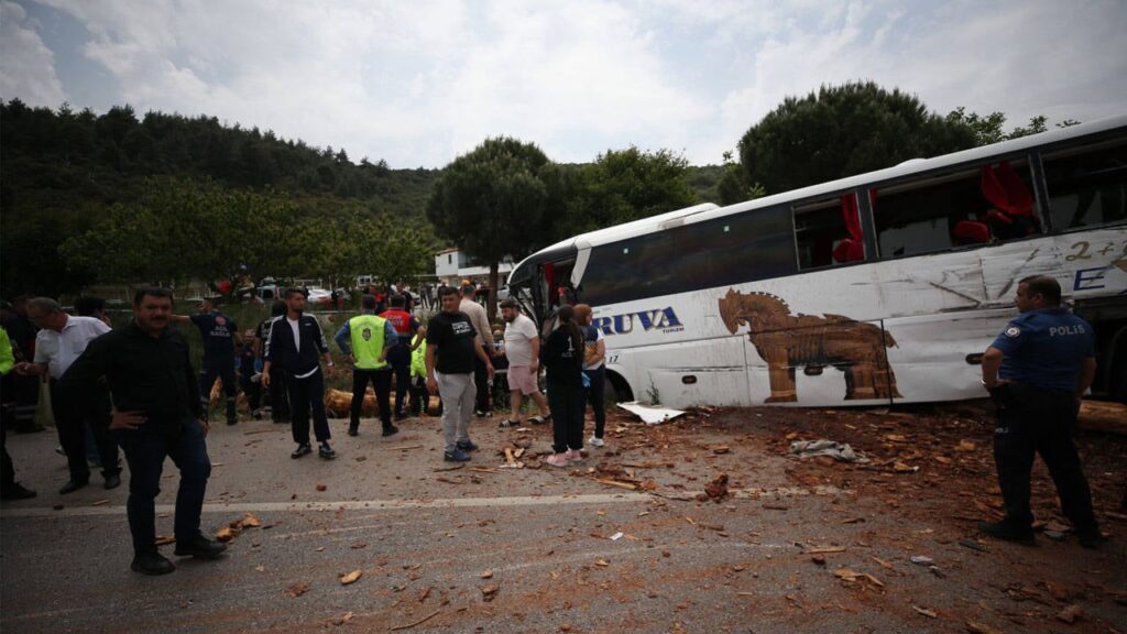 Ölü sayısı 8’e yükseldi, 20 yaralı
