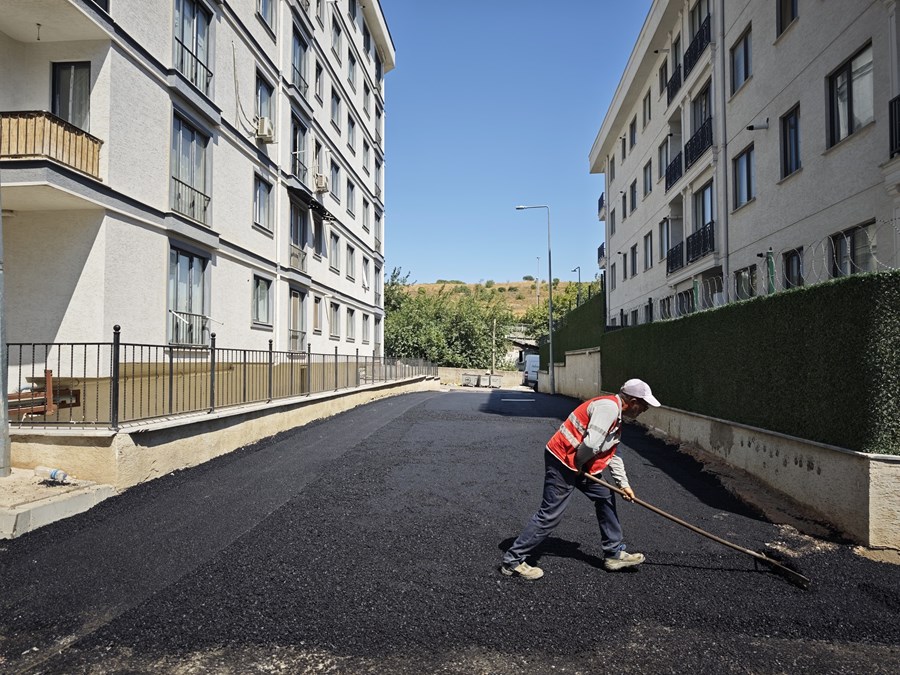 Maltepe’nin yolları yenileniyor