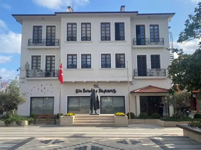 İstanbul’da Şile Belediyesi’ne operasyon: Şile Belediye Başkanı Özgür Kabadayı gözaltına alındı