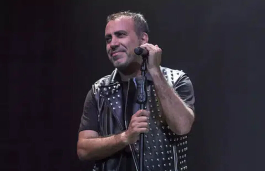 Haluk Levent sahne sonrası rahatsızlandı, apar topar hastaneye kaldırıldı