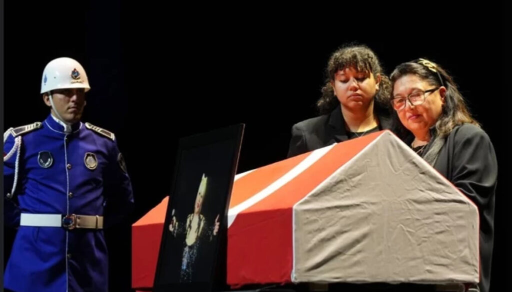 Muazzez Abacı’ya veda…Torunu gözyaşlarını tutamadı