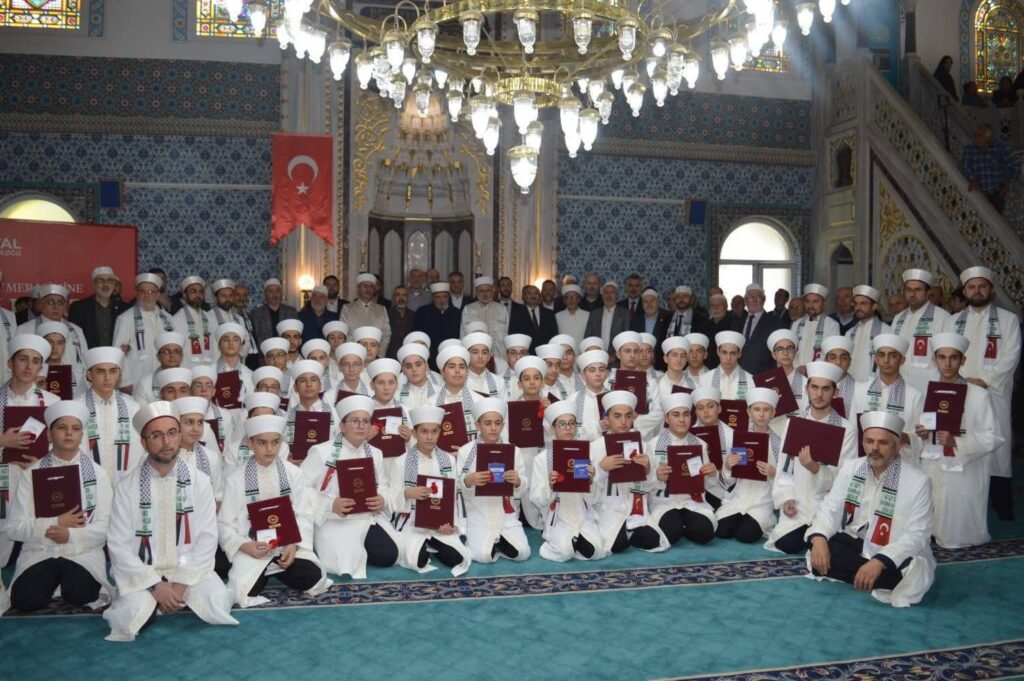 KARTAL’DA HAFIZ İCAZET TÖRENİ DÜZENLENDİ