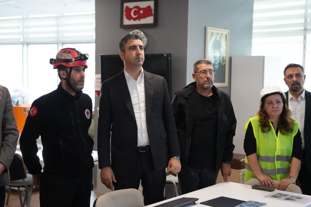 Kartal Belediyesi’nde Deprem Tatbikatı Başarıyla Gerçekleştirildi