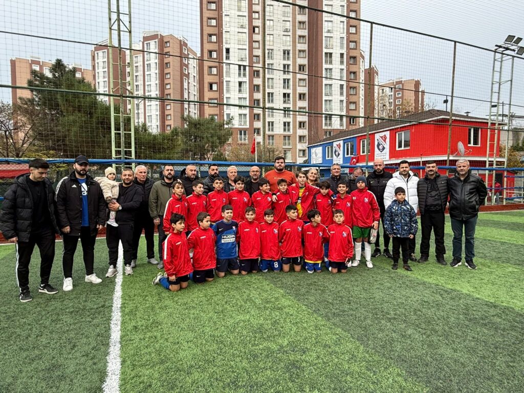 Soğanlıkspor U12 Takımı Şampiyonluğu Kutladı