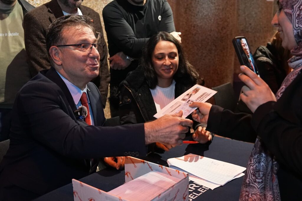  SARIYER BELEDİYESİ’NİN 7500 ÖĞRENCİYE EĞİTİM YARDIMI KART DAĞITIM TÖRENİ GERÇEKLEŞTİ