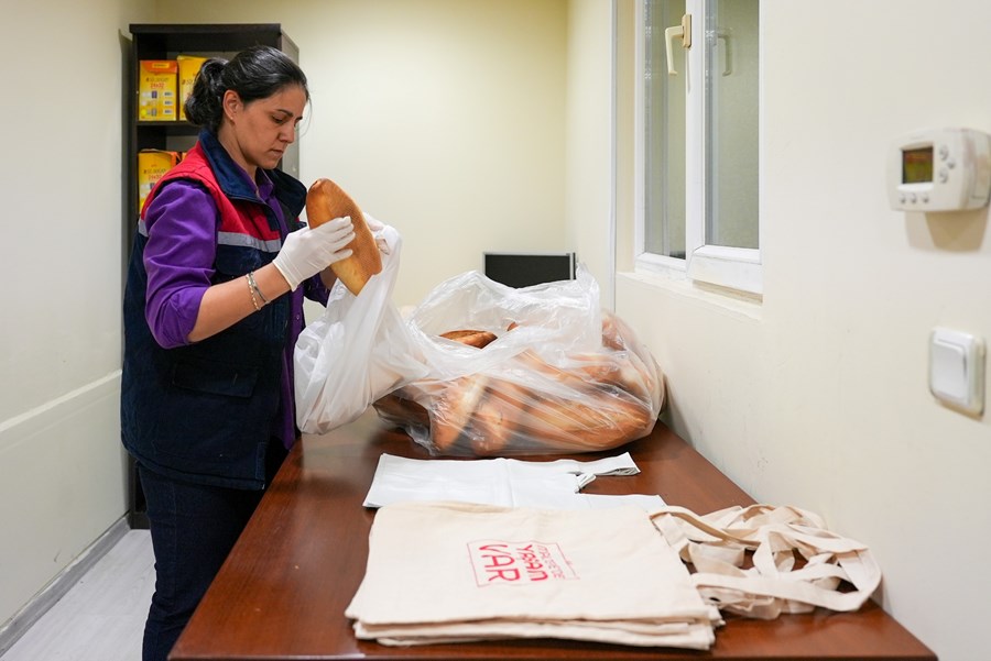 Maltepe Belediyesi’nden ücretsiz ekmek