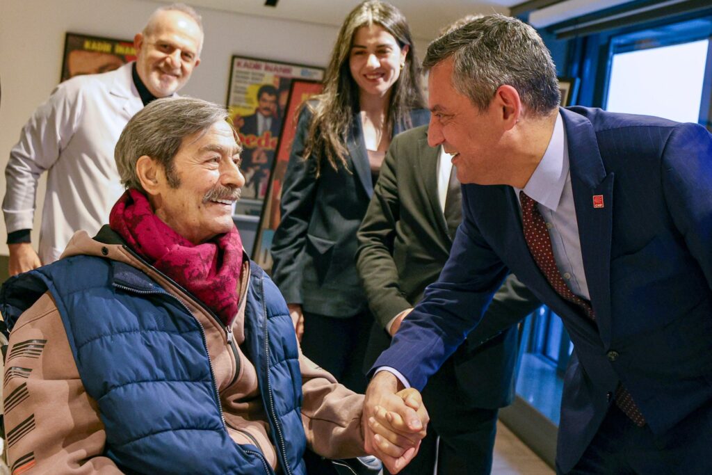 Özgür Özel’den Kadir İnanır’a Ziyaret