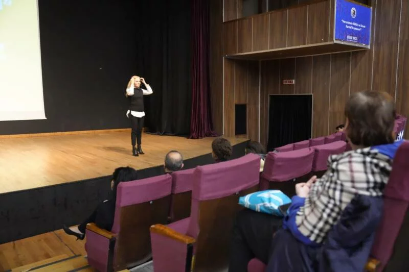 Kartal’da “Ailede Etkili İletişim” Söyleşisi Yapıldı