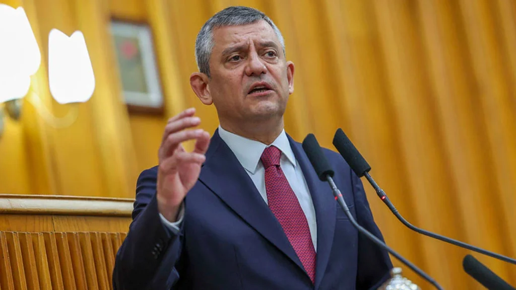 Özgür Özel konuştu: Erdoğan ve Bahçeli’ye yanıt verdi, Gürlek’e çağrısını yineledi