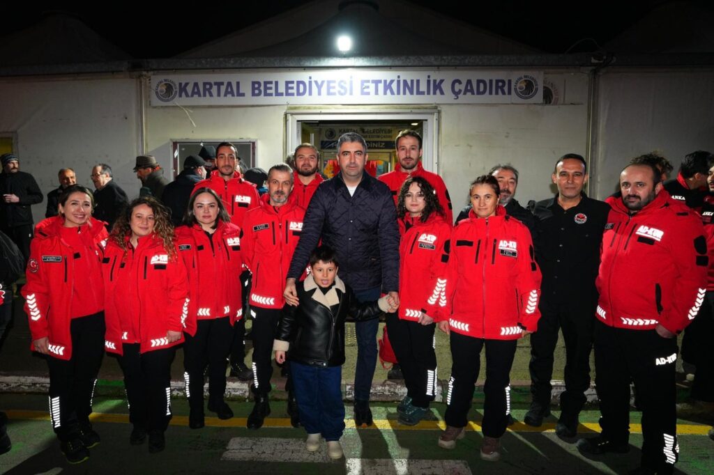 Kartal Belediyesi, Afet ve Arama Kurtarma Ekiplerini İftar Sofrasında Buluşturdu