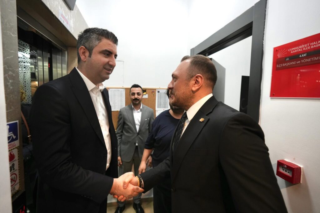 Başkan Gökhan Yüksel, CHP Kartal İlçe Başkanlığını Ziyaret Etti