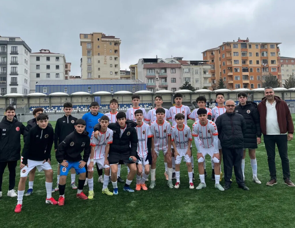 Marmara Karayolları U15 Takımı İstanbul Şampiyonası’nda Zirveye Koşuyor