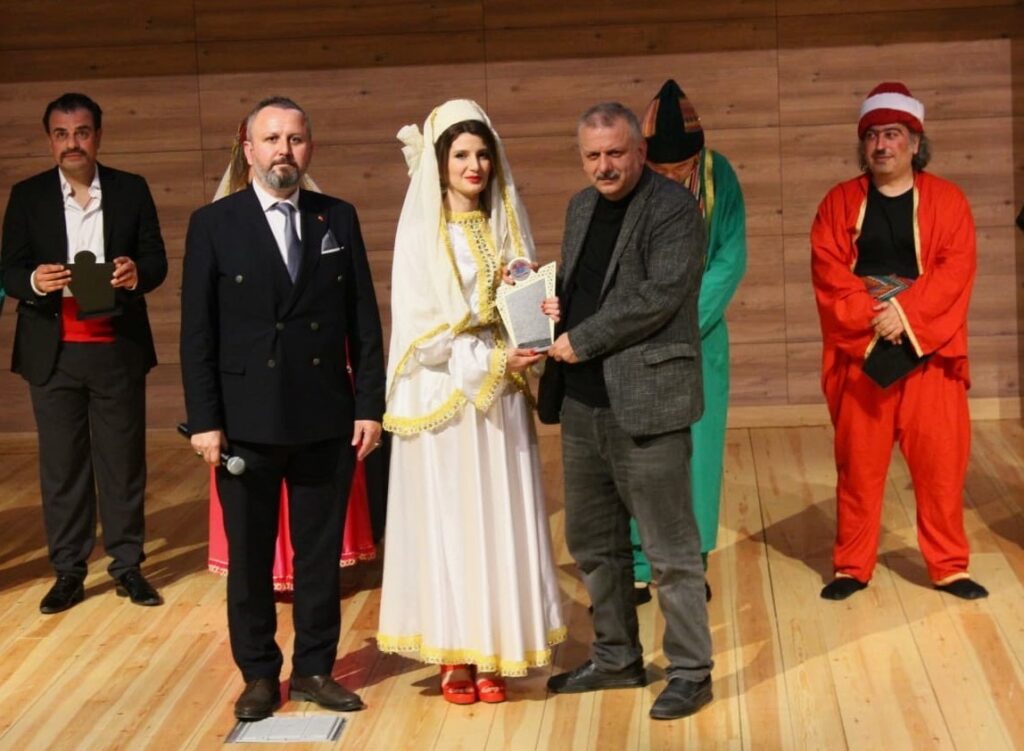 TUZLA BİLECİK’LİLER TİYATRO 11 BULUŞTU