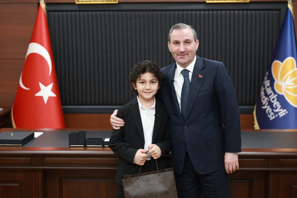 ŞEHİT ÇOCUĞUNUN İSTEĞİ DUYGULANDIRDI