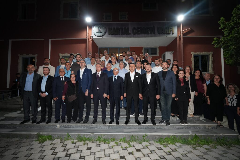 İBB Başkan Vekili Nuri Aslan Kartal’da Muharrem Lokmasını Paylaştı