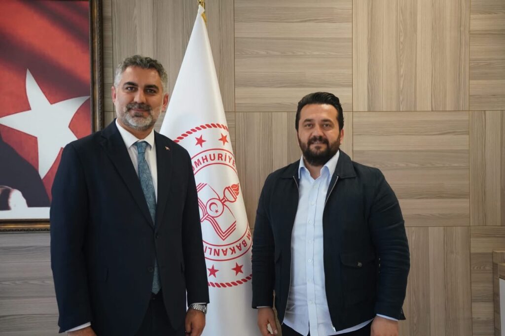 AK Parti Kartal İlçe Teşkilatı’ndan İlçe Millî Eğitim Müdürü Mustafa Kıraç’a Ziyaret