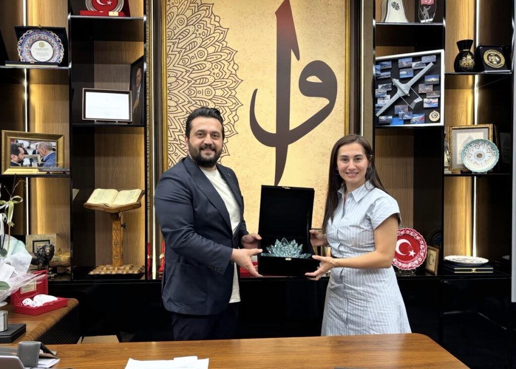 BEYKOZ BELEDİYE BAŞKANI ÖZLEM VURAL GÜRZEL’DEN AK PARTİ KARTAL İLÇE BAŞKANI HAYDAR GÖKSOY’A ZİYARET